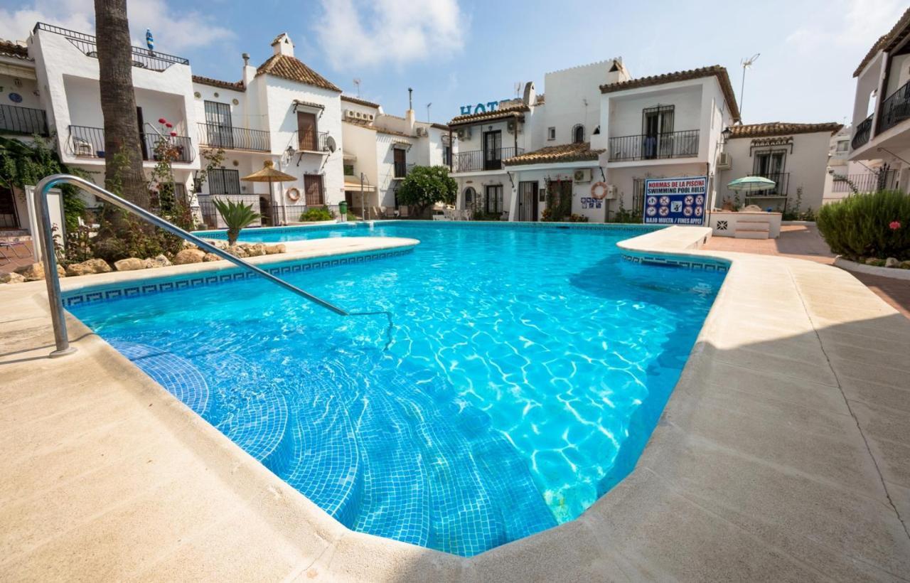 Nueva Nerja 71 Menyber Villa Luaran gambar